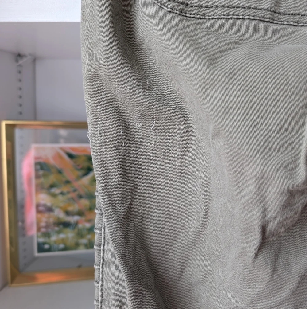 Abercrombie & Fitch Women's Low Rise Skinny Capris Moto Size Size 31 Grunge - Picture 12 of 16